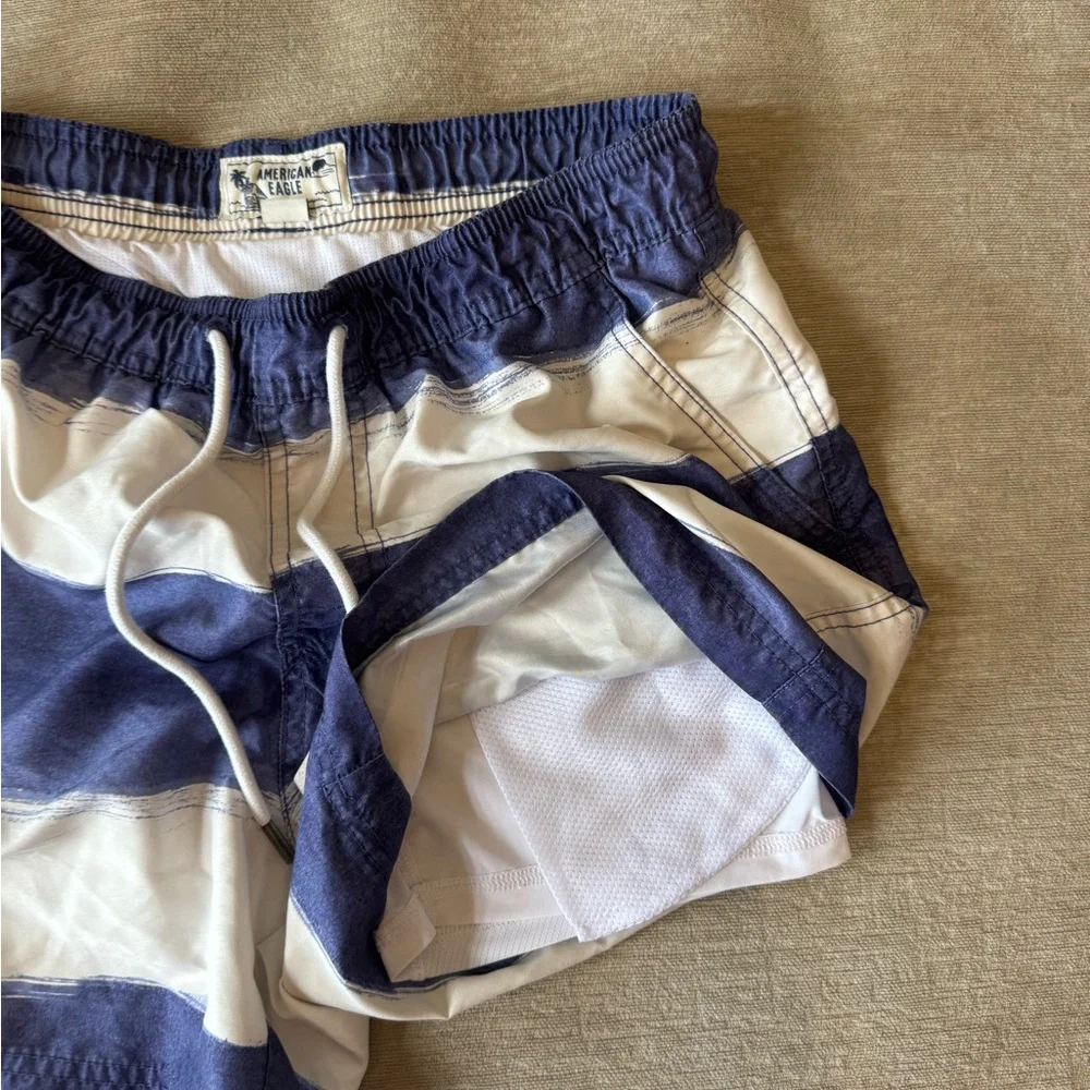 American Eagle men’s small blue and white striped swim trunks board shorts